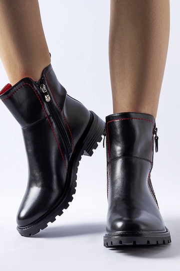 Botines negros con hilo... 2