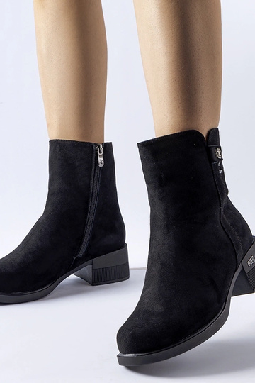 Botines negros forrados de...