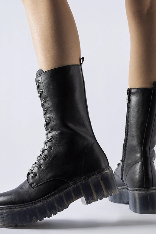 Botas negras cálidas de piel...