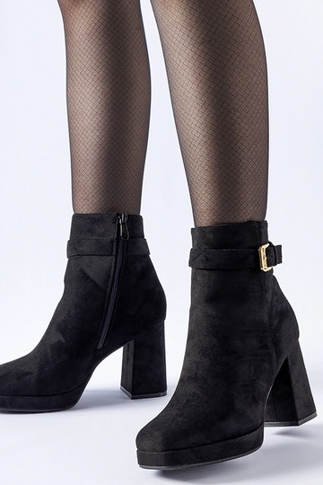 Botines clásicos negros...