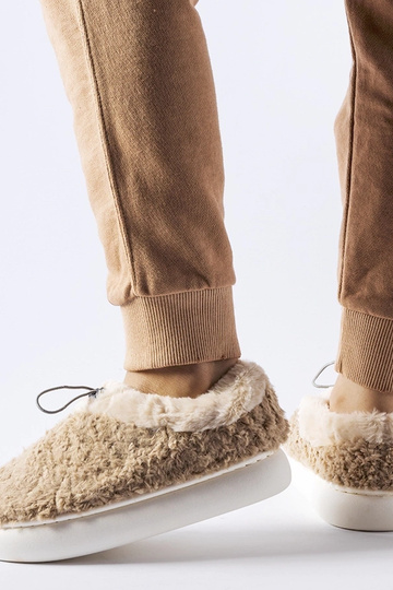 Zapatillas de estar por casa cálidas color beige con tacón cerrado Aurelio 2