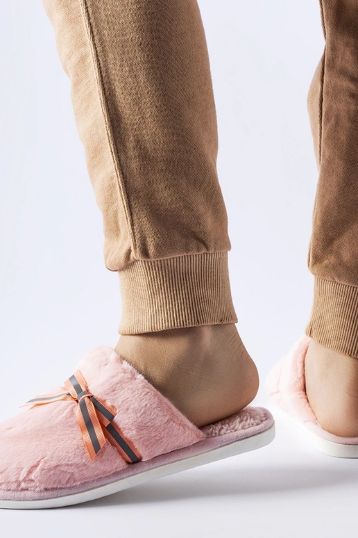 Pantuflas rosas calentitas con lazo...