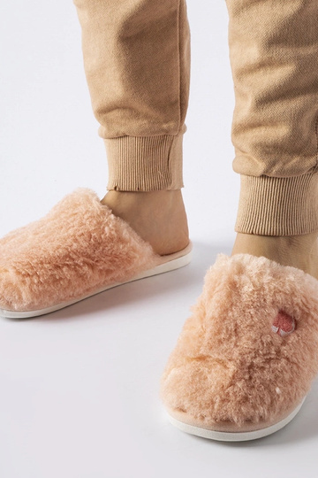 Zapatillas de estar por casa rosas cálidas con parche de Alessio