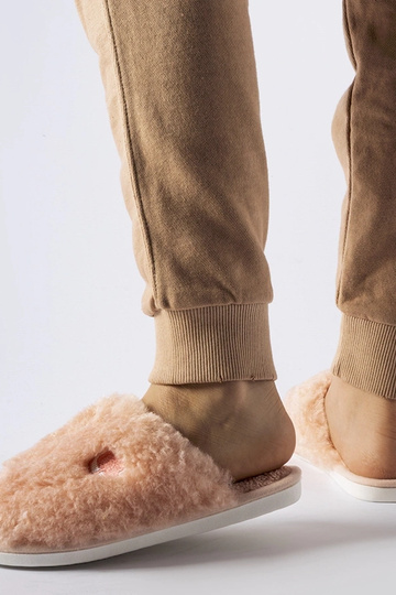 Zapatillas de estar por casa rosas cálidas con parche de Alessio 2