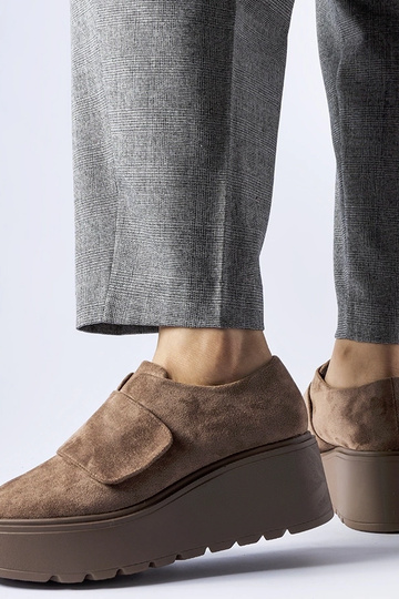 Zapatos marrones en... 2