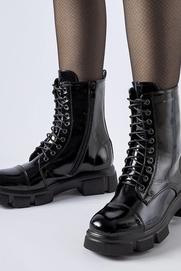 Botines negros forrados y...