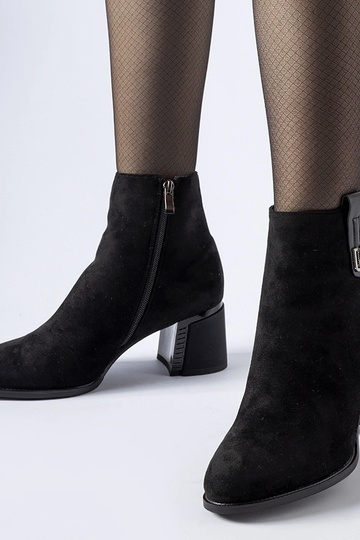 Botines negros aislantes...