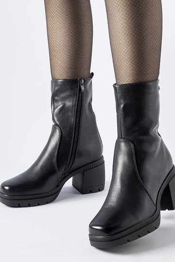 Botines negros aislantes...