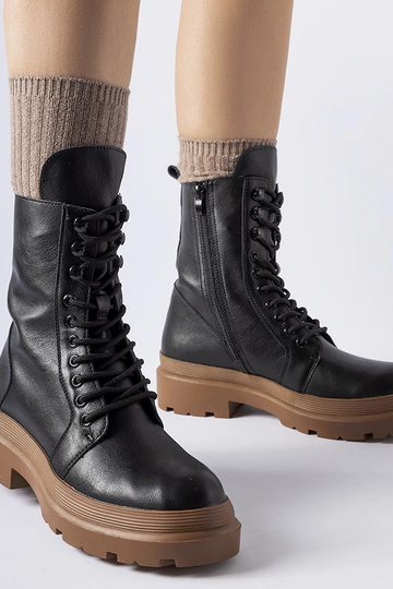 Botas de montaña negras con...