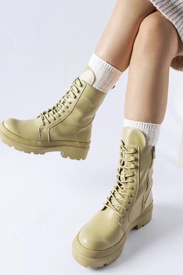 Botas planas verdes con protector Zacharie 2