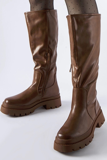 Botas planas clásicas...