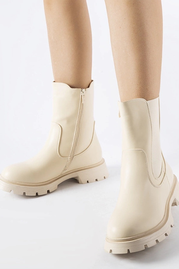 Botines clásicos beige...