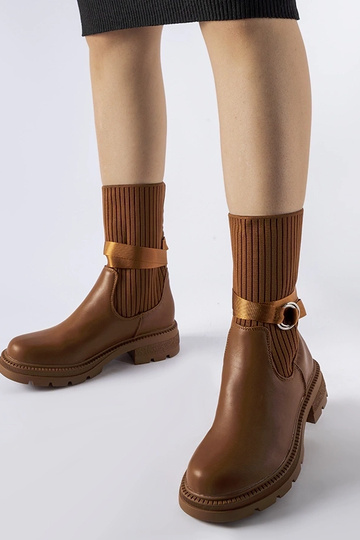 Botas marrones con... 2