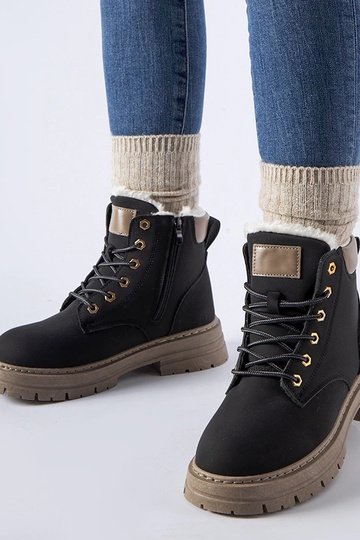 Botas negras con... 2