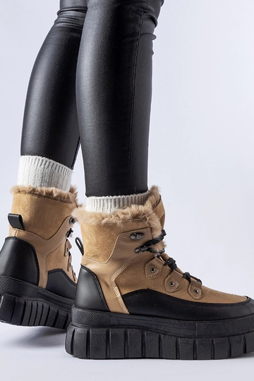 Botines beige con suela... 2