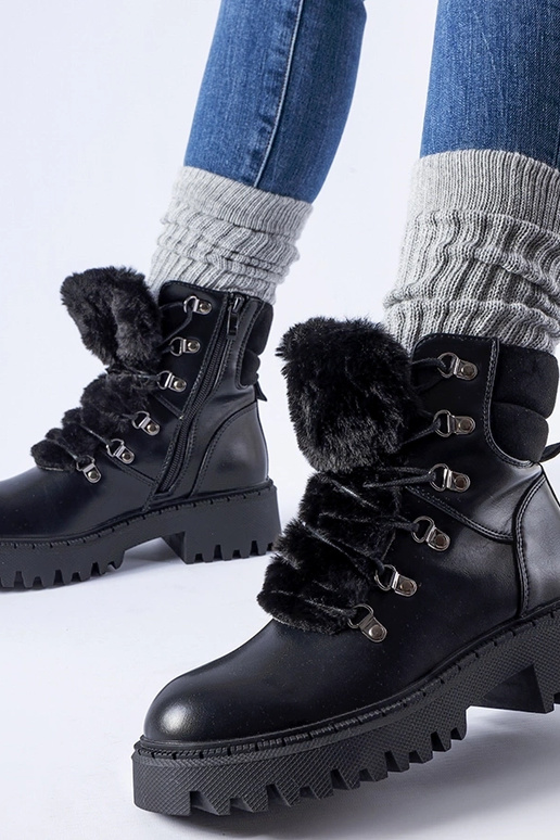 Trabajadores negros con piel...