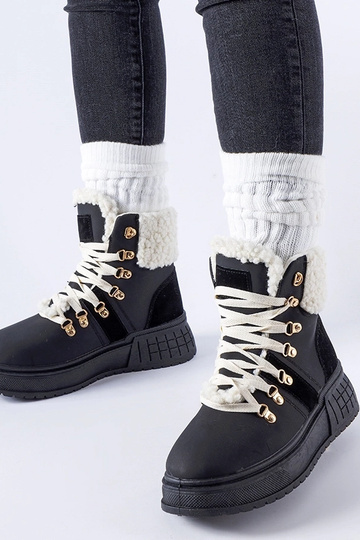 Trabajadores negros en una...