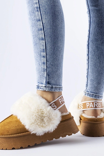 Zapatillas marrones con elástico y pelo ligero Sangro