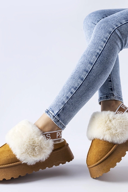 Zapatillas marrones con elástico y...