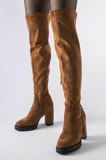 Botas de tacón alto estilo... 2