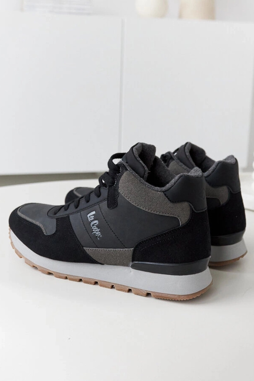 Zapatillas negras Lee Cooper...