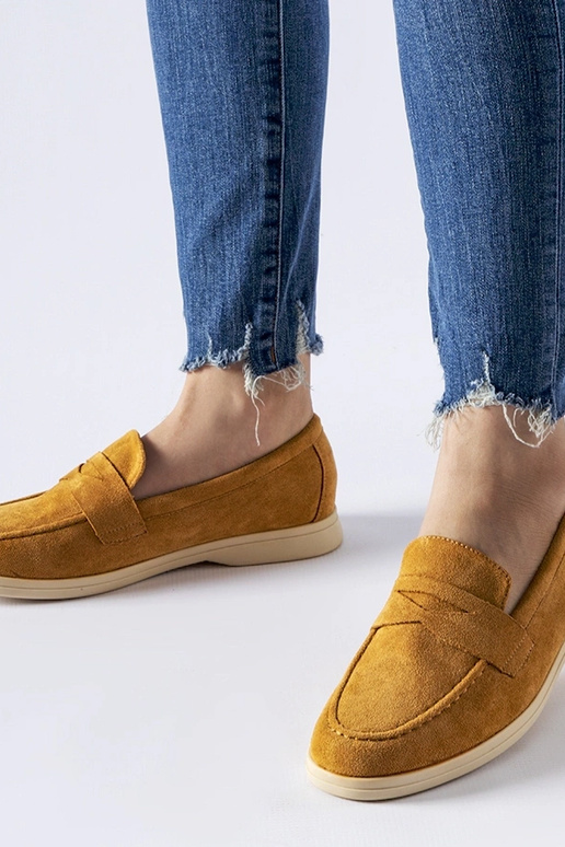 Panties de ante sintético color arena...