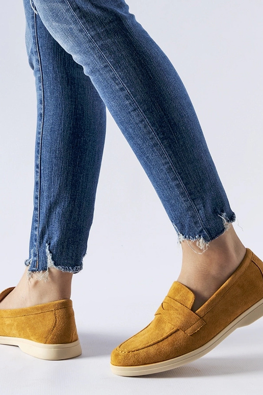 Panties de ante sintético color arena...