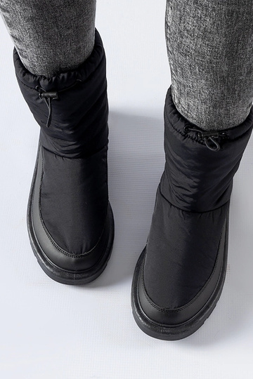 Botas de nieve negras... 2