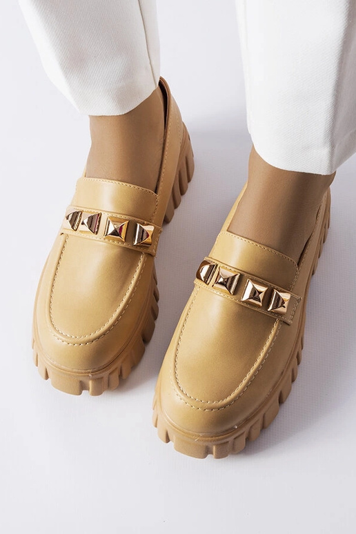 Mocasines de plataforma color beige...