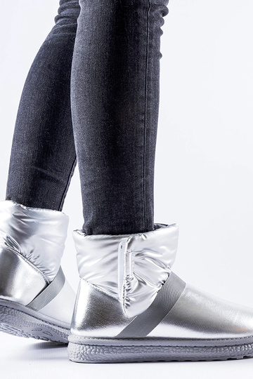 Botas de nieve cortas...