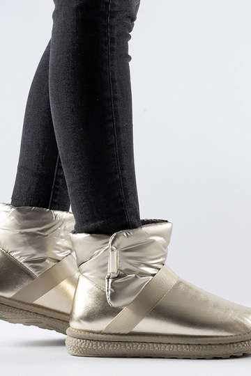 Botas de nieve cortas...