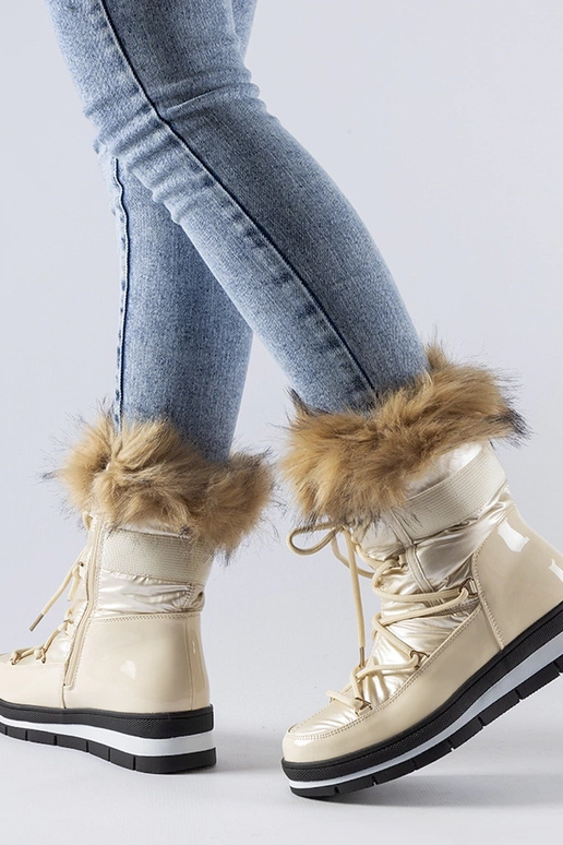 Botas de nieve lacadas beiges con...