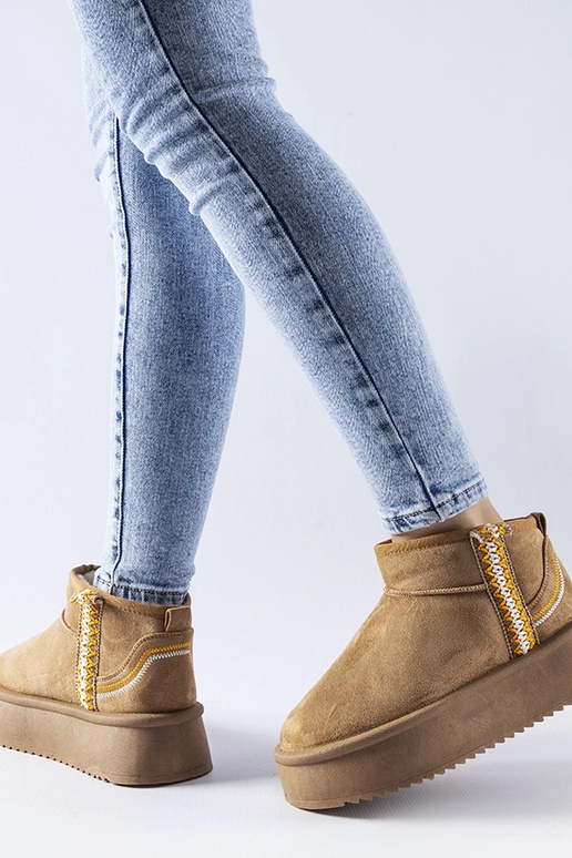 Botas de nieve en plataforma marrón...