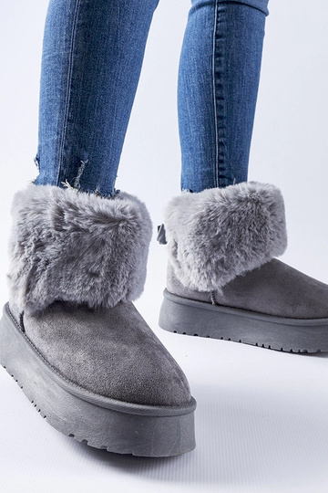 Botas de nieve grises...