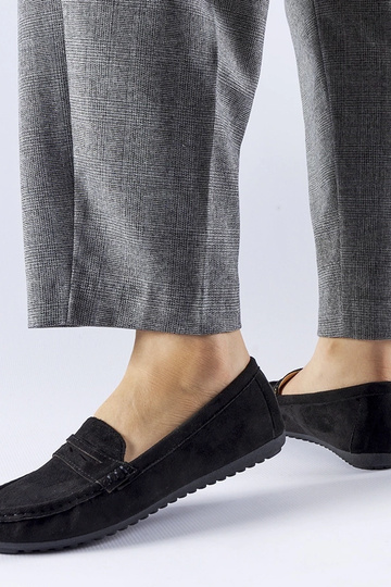 Mocasines negros de ante... 2