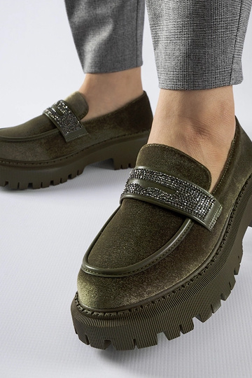 Mocasines verdes decorados con circonitas Longuelo