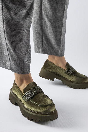Mocasines verdes decorados con circonitas Longuelo 2