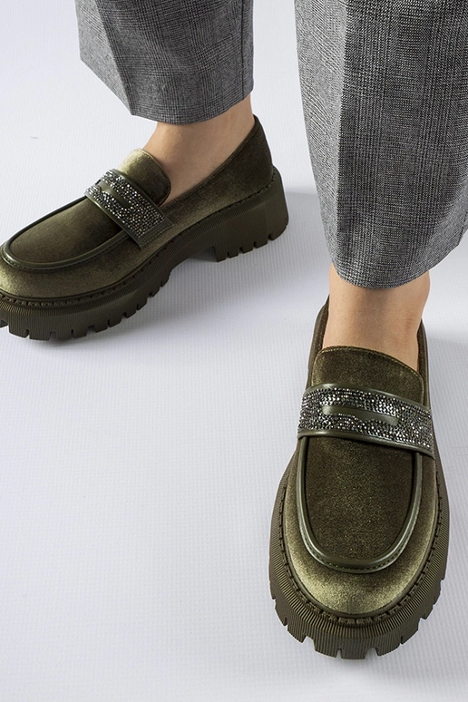 Mocasines verdes decorados con...