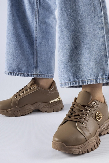 Zapatillas marrones con...