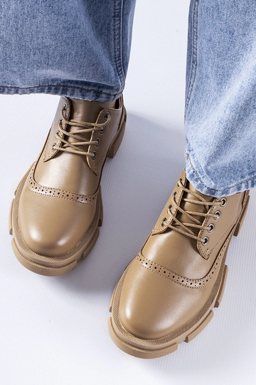 Zapatos con cordones... 2