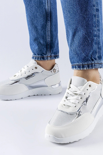 Zapatillas blancas con...