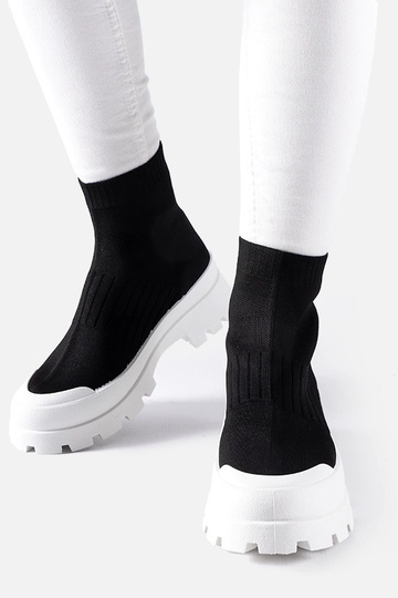 Zapatillas negras Varden con parte superior elástica 2