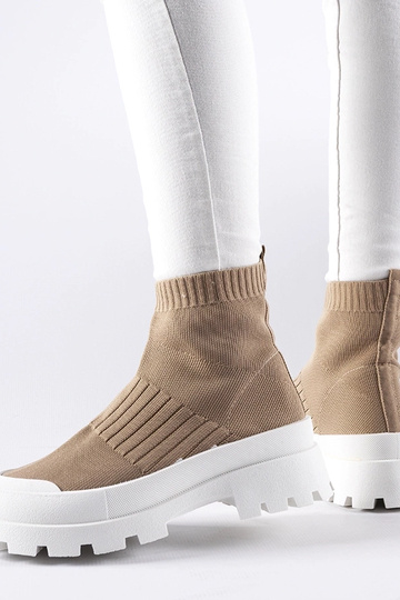 Zapatillas Varden de color marrón con parte superior elástica