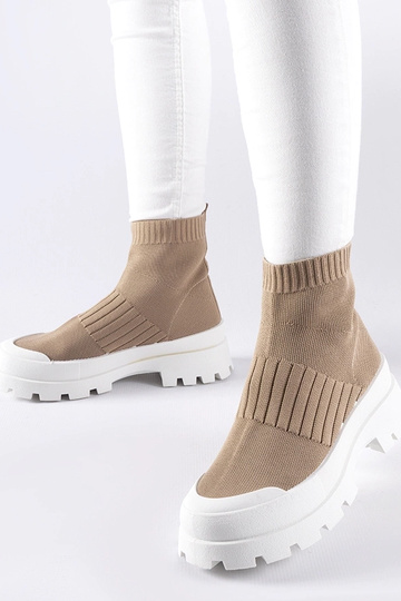 Zapatillas Varden de color marrón con parte superior elástica 2