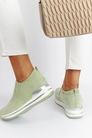 Zapatillas verdes con cuña... 2