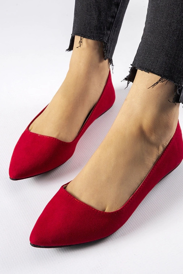 Bailarinas rojas de punta...