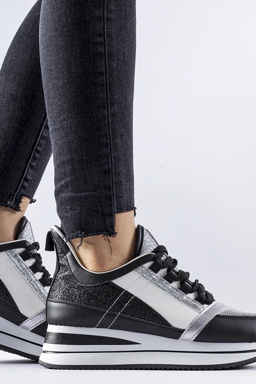 Zapatillas negras con purpurina y...