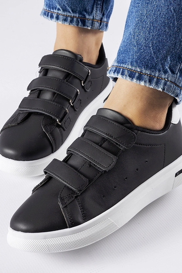 Zapatillas negras con velcro Paré - suela blanca 2
