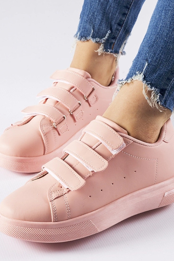 Zapatillas rosas con velcro...