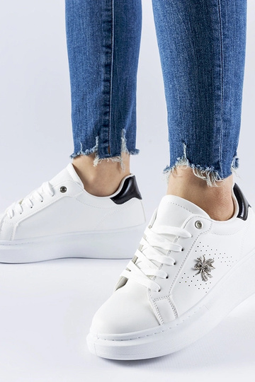 Zapatillas blancas con aplicación de circonitas Fairfax 2